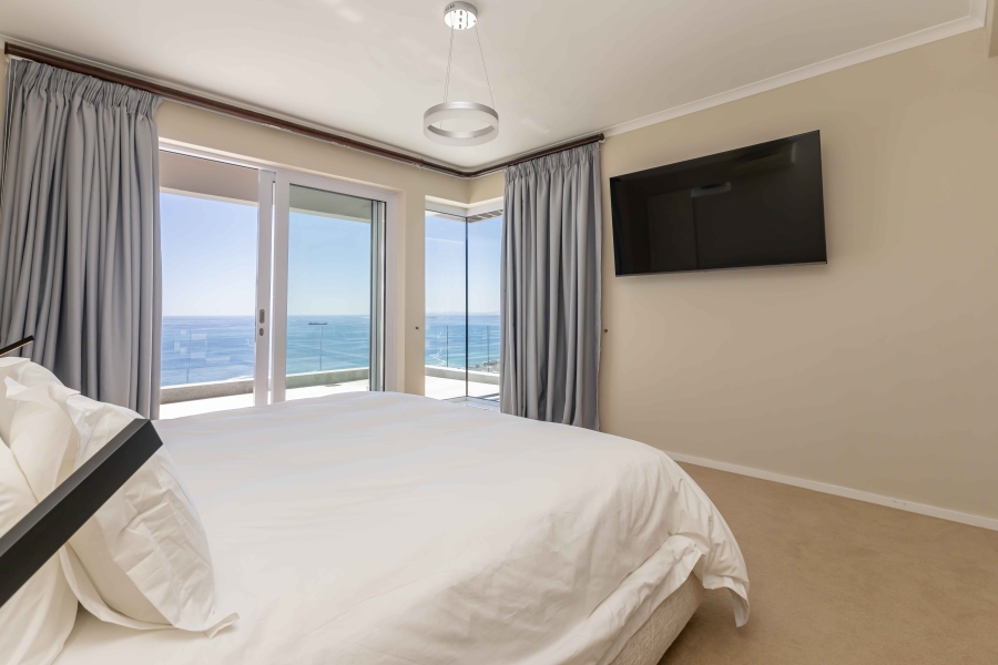 To Let 6 Bedroom Property for Rent in Bantry Bay Western Cape